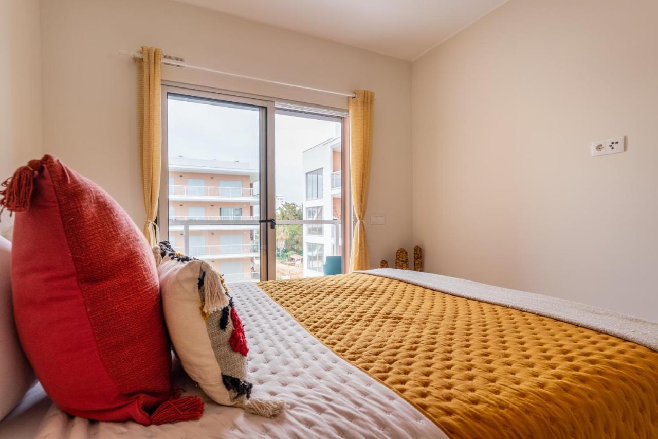 Sunny Brand New 2-Bedroom Apt - 500M From Praia Da Rocha With Ac And Pool! Portimao Exterior photo